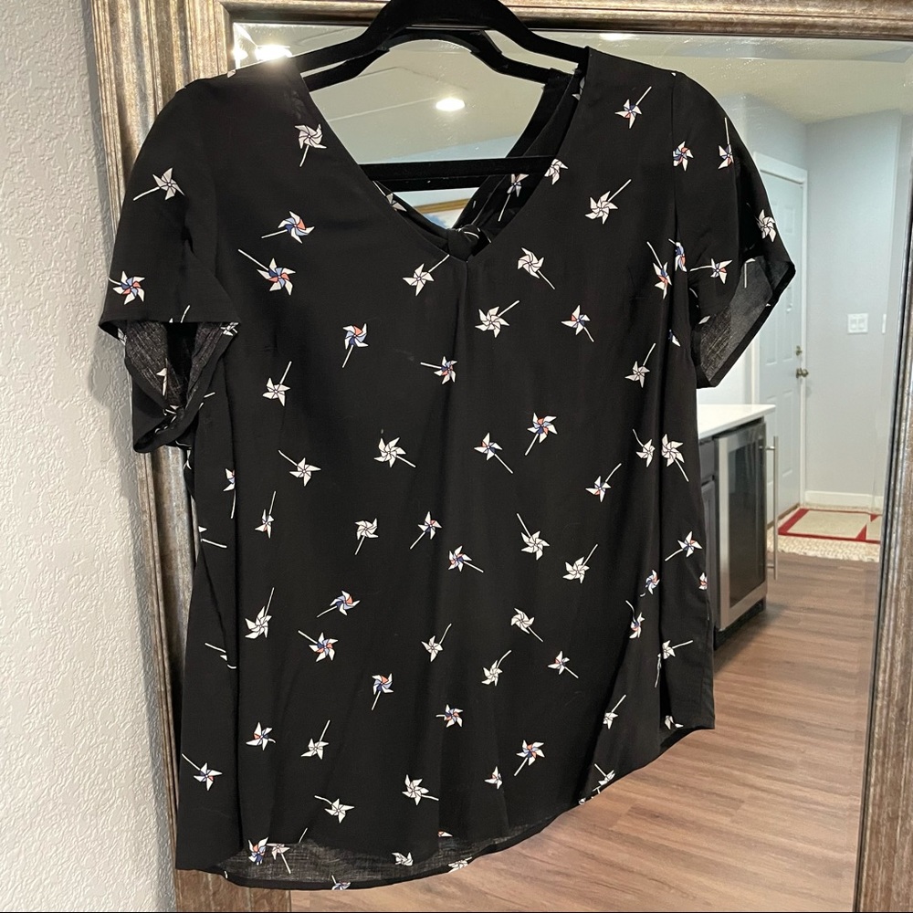 Torrid Keyhole blouse Sz 00